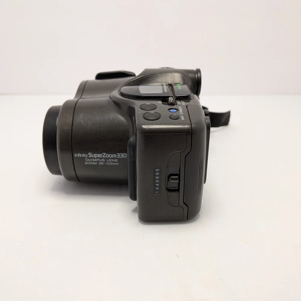 VINTAGE OLYMPUS INFINITY SUPER ZOOM 330 POINT & SHOOT 35mm CAMERA UNTESTED